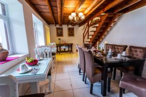 Χώρος καθιστικού στο RHOUSE Calca