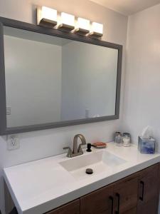 Private 1-bedroom Guesthouse in Woodland Hills