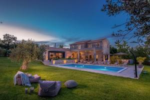 Πισίνα στο ή κοντά στο Villa Nautilus