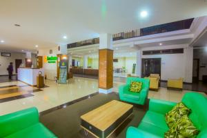 Vestíbul o recepció de Assalaam Syariah Hotel Solo