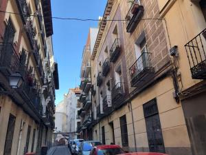 Zdjęcie z galerii obiektu San Isidro Labrador, apartamento en Las Vistillas junto a metro Puerta de Toledo w Madrycie