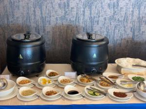 Makanan di atau berdekatan hotel