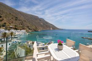 Gallery image of Molos Apartments in Loutro