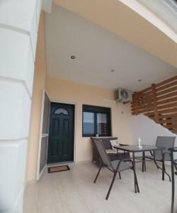 Balkón nebo terasa v ubytování Rozos House