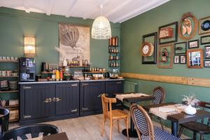 Лаундж или бар в Hôtel Le Patio - Deauville