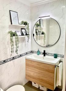 Kúpeľňa v ubytovaní Papallona Cádiz Apartment Grupo AC Gestion + 14 fotografií