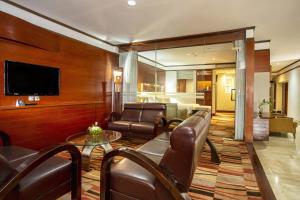 TV a/nebo společenská místnost v ubytování Hotel Savoy Homann
