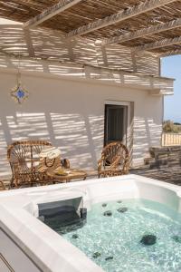 Der Swimmingpool an oder in der Nähe von Masseria Rauccio