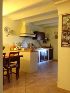 A kitchen or kitchenette at Villa Giulia - Homelike Villas
