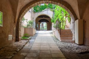 Fotografia z galérie ubytovania Chateau en Provence v destinácii Châteauneuf-le-Rouge + 15 fotografií