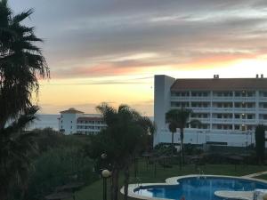 Bazén v ubytovaní Ideal Apartamento Manilva Playa alebo v jeho blízkosti