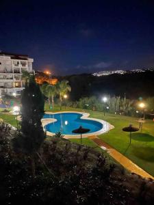 Bazén v ubytovaní Ideal Apartamento Manilva Playa alebo v jeho blízkosti