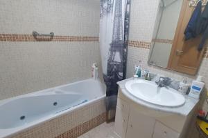 Kúpeľňa v ubytovaní Ideal Apartamento Manilva Playa
