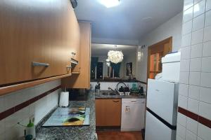 Kuchyňa alebo kuchynka v ubytovaní Ideal Apartamento Manilva Playa