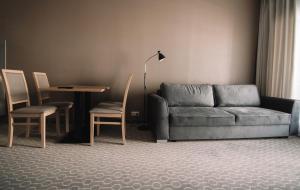 Posezení v ubytování Merepargi ApartHotel & Cafe