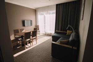 Posezení v ubytování Merepargi ApartHotel & Cafe