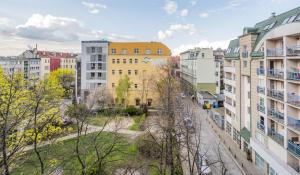 una vista aérea de una ciudad con edificios en NiceOne Apartment Number 7 - W samym Centrum!, en Wroclaw