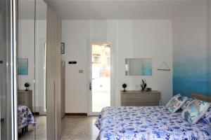 A bed or beds in a room at Zisas