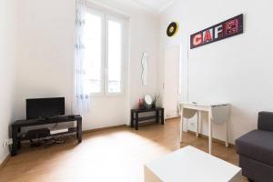 Et tv og/eller underholdning på Coup de cœur à Montmartre + 2 billeder