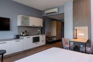 Köök või kööginurk majutusasutuses Park Inn by Radisson, Lagos Victoria Island