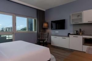 Köök või kööginurk majutusasutuses Park Inn by Radisson, Lagos Victoria Island