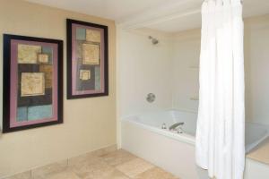 Φωτογραφία από το άλμπουμ του Wyndham Garden Conference Center Champaign - Urbana σε Champaign