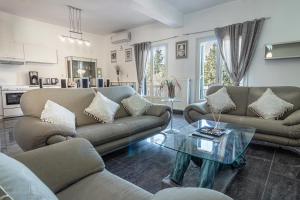 Kuchyň nebo kuchyňský kout v ubytování Corfu Nefeli's Miari`s Home + 12 fotografií