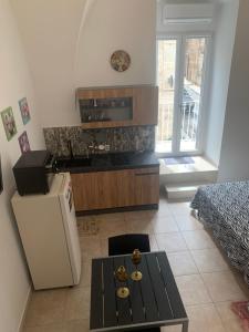 Η κουζίνα ή μικρή κουζίνα στο HOME STELLA