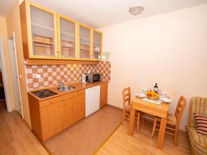 Fotografie z fotogalerie ubytování Apartment Bencun-4 by Interhome v destinaci Makarska