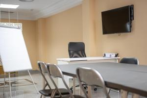 TV a/nebo společenská místnost v ubytování Hotel Agur
