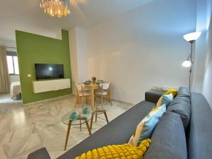 Posedenie v ubytovaní TRIANA EXCLUSIVE con terraza privada