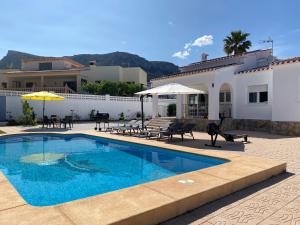 Fotografie z fotogalerie ubytování Villa con piscina, soleada, tranquila y céntrica v destinaci Calpe + 37 fotografií