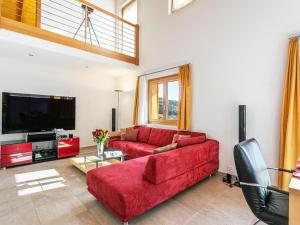 TV a/nebo společenská místnost v ubytování Chalet Martens by Interhome + 37 fotografií