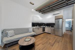 Foto dalla galleria di Kimia Luxury Apartments a Kolímbia Altre 9 foto