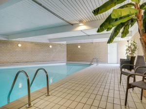 Piscina a Holiday Home Stilla - 35km from the sea in Western Jutland by Interhome o a prop
