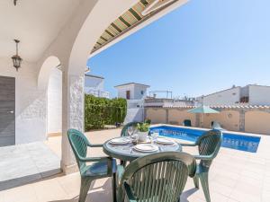 Balkón alebo terasa v ubytovaní Holiday Home Cala by Interhome