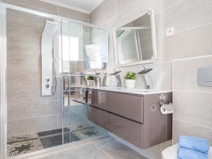 Kúpeľňa v ubytovaní Holiday Home Cala by Interhome