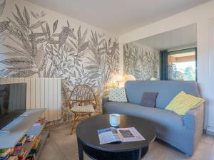 Χώρος καθιστικού στο Apartment Les Roches Bleues-2 by Interhome