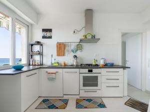 Η κουζίνα ή μικρή κουζίνα στο Apartment La Fortezza by Interhome