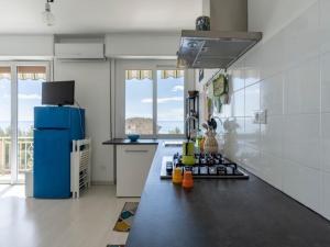 Η κουζίνα ή μικρή κουζίνα στο Apartment La Fortezza by Interhome