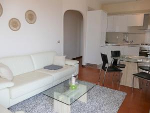 Η κουζίνα ή μικρή κουζίνα στο Apartment Belle Vue by Interhome