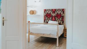 Lova arba lovos apgyvendinimo įstaigoje Salon Apartment in Dorcol Historical