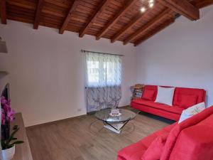 Posezení v ubytování Apartment Dora Bellavista by Interhome + 28 fotografií