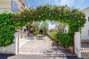 Foto dalla galleria di Apartments Maretic Brodarica Center a Brodarica