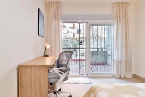 Telewizja i/lub zestaw kina domowego w obiekcie C23 Lovely 4 Bedroom close to Maria Zambrano