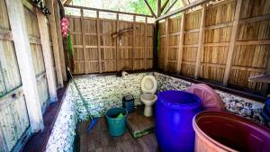 Ein Garten an der Unterkunft Methos Homestay - Raja Ampat