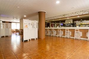 Hol lub bar w obiekcie Hotel América Ferrol