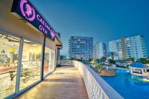 Gallery image of Design Pool View One Bedroom Apartment in Caesar Resort & SPA, Long Beach in Perivolia tou Trikomou +79 photos