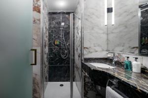 Allure Hotel & Residence Prague的一间浴室