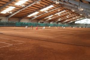 Attività di tennis o squash presso l'hotel o nelle vicinanze